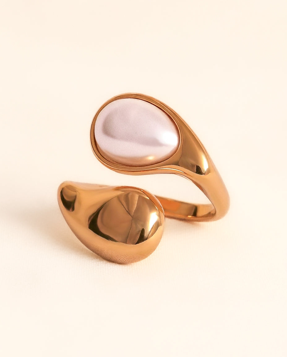 Sculpted Pearl Ring