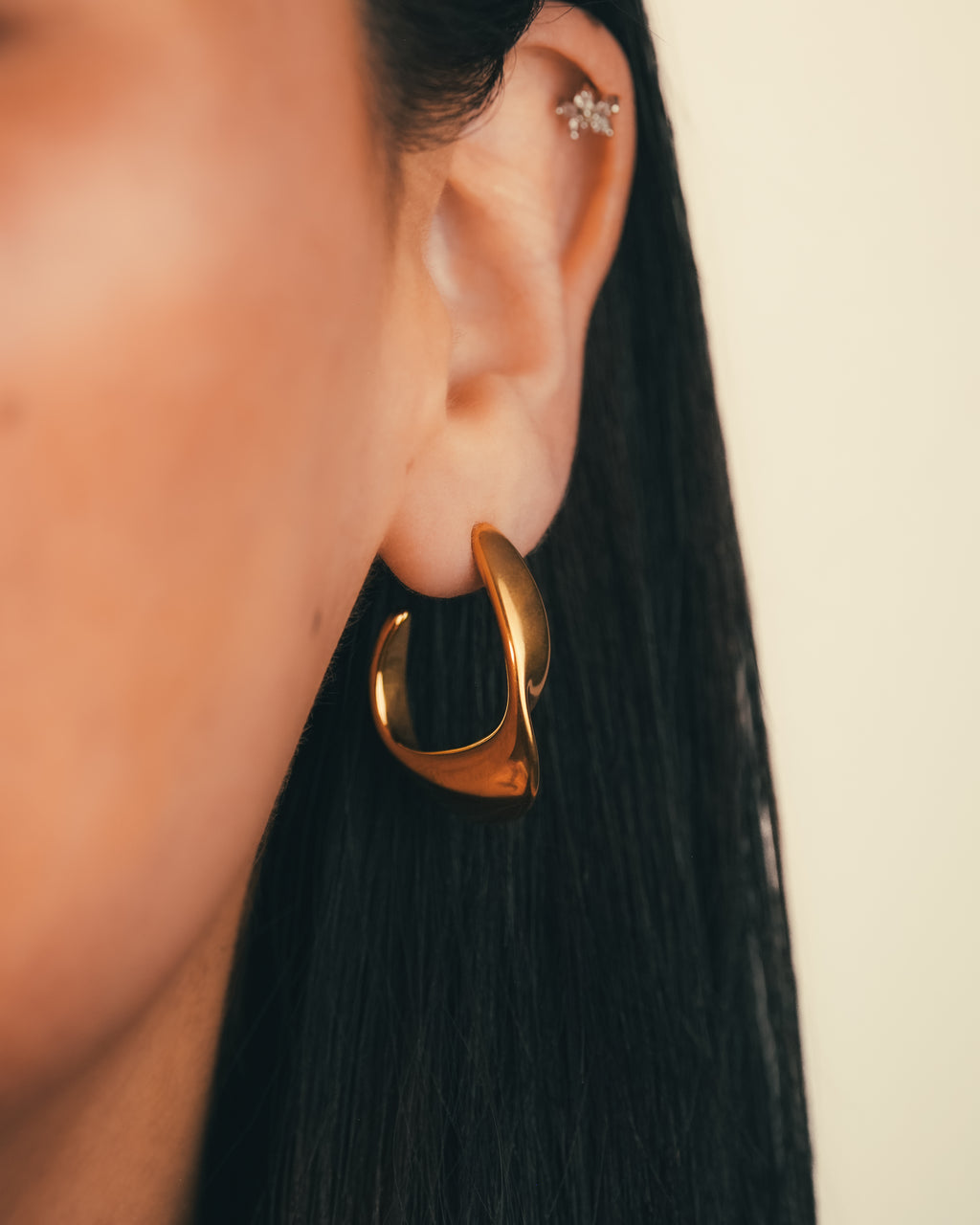 Lustre Curve Earrings