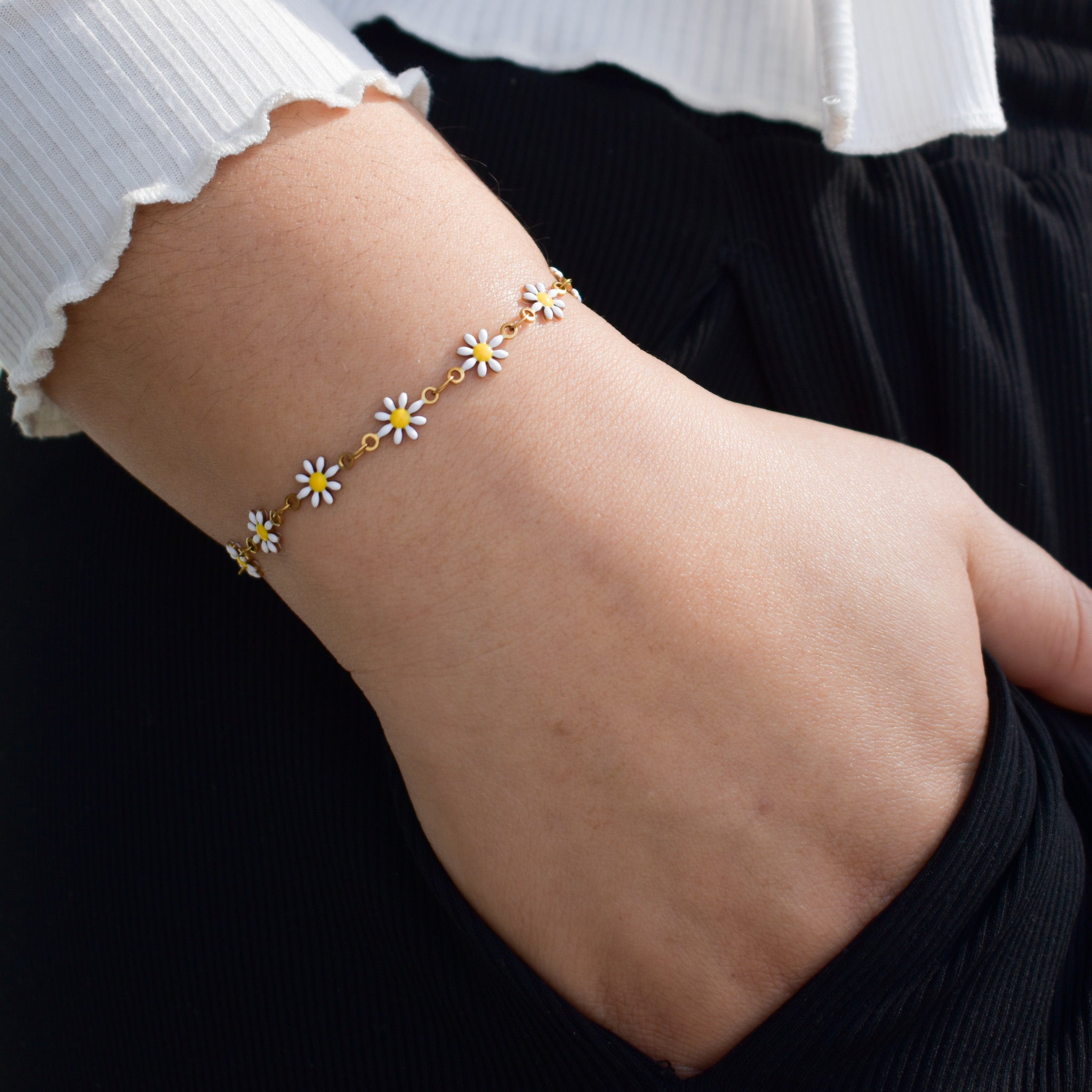 Daisy Link Bracelet image 1