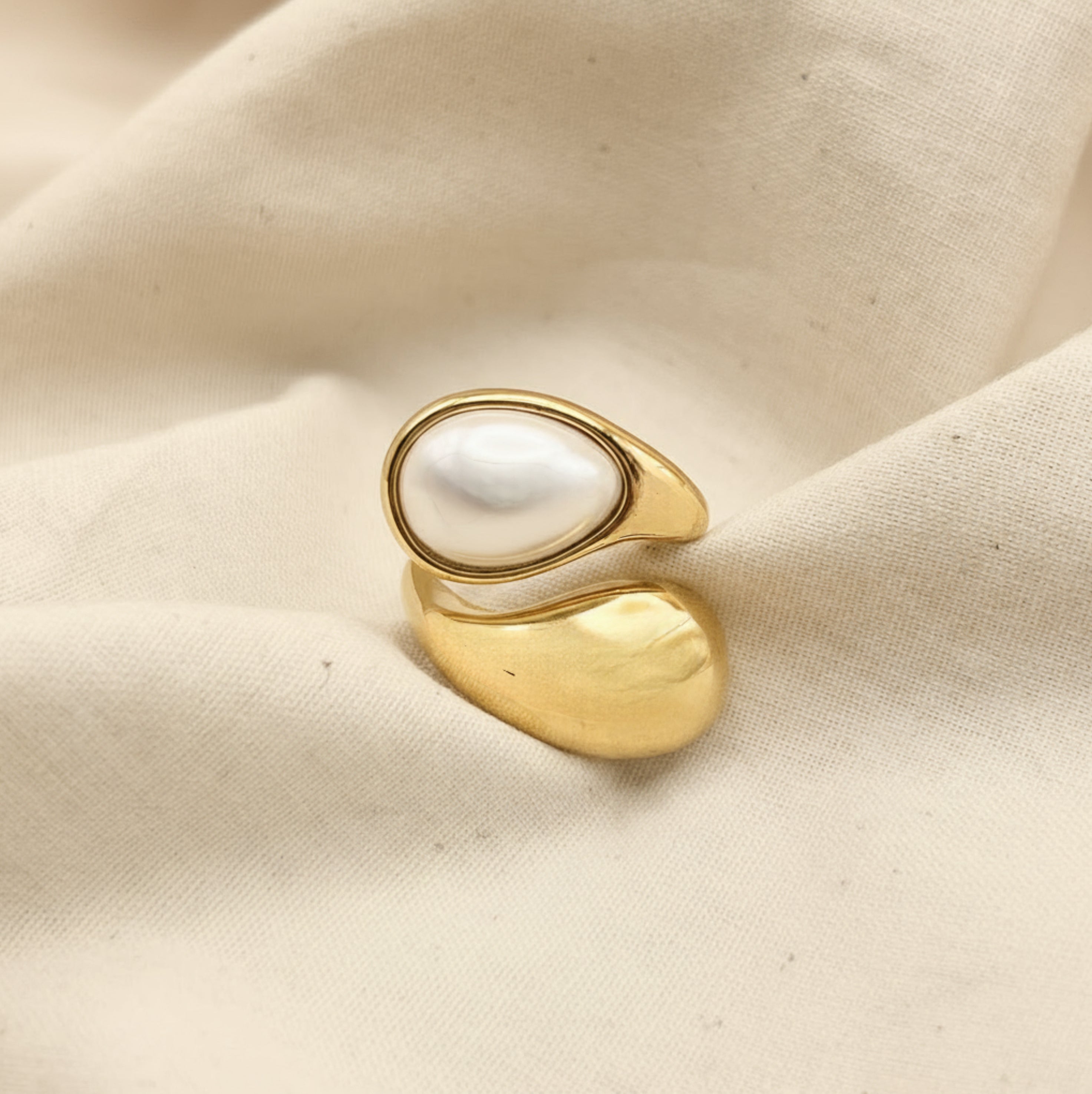 Sculpted Pearl Ring