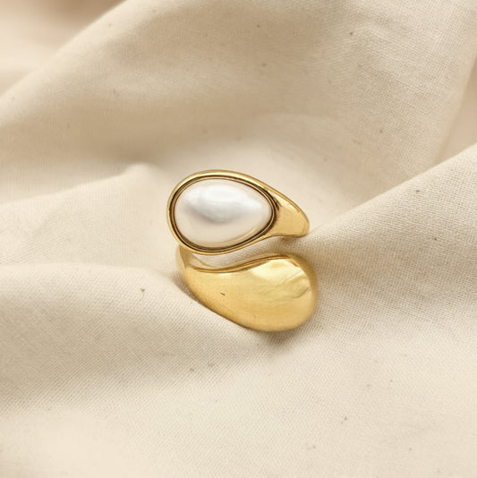 Sculpted Pearl Ring